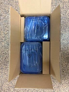 Set of 16 Blue Lock N Lock Containers